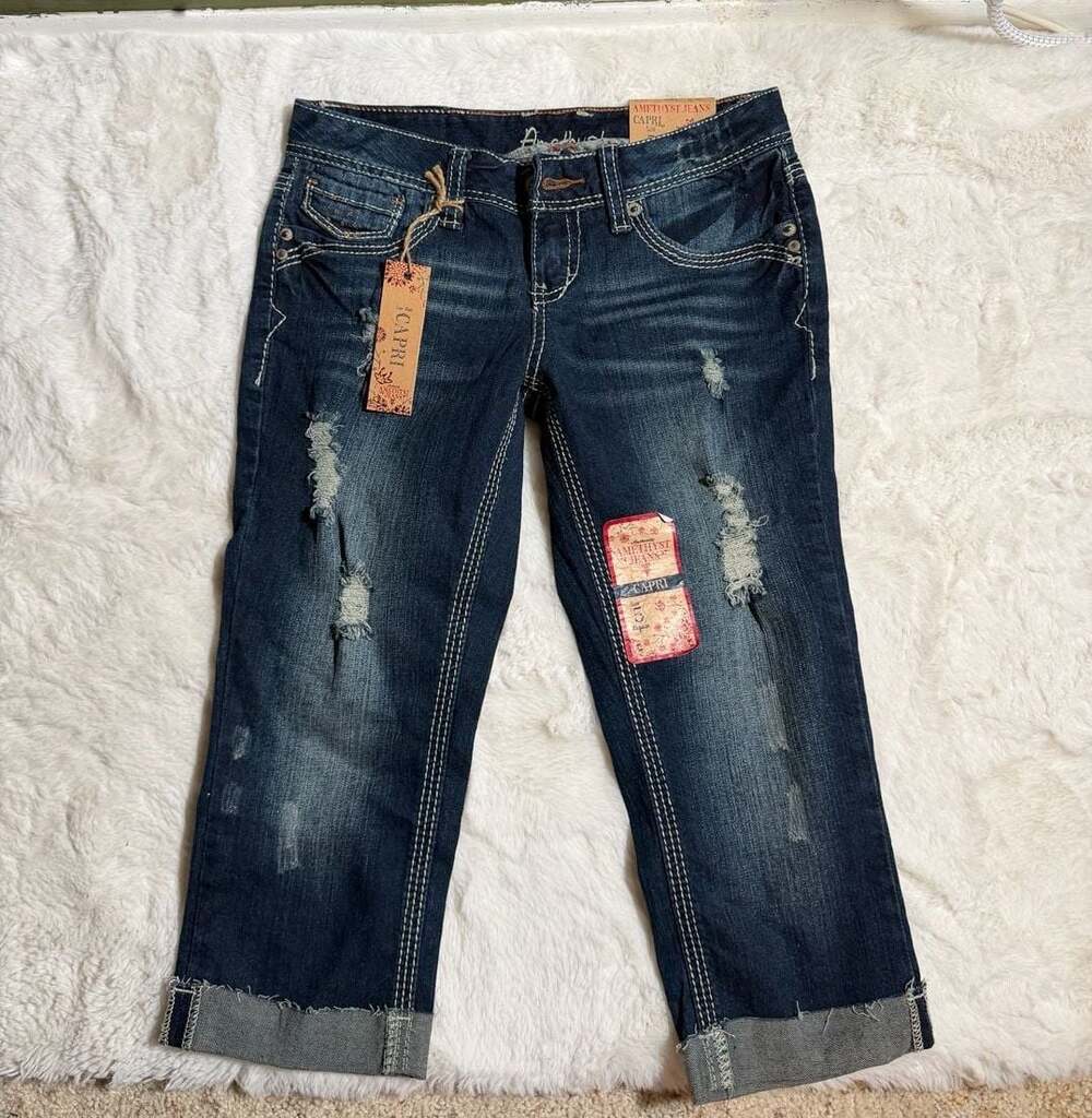 Amethyst Jeans Distressed Denim Capri Size 5